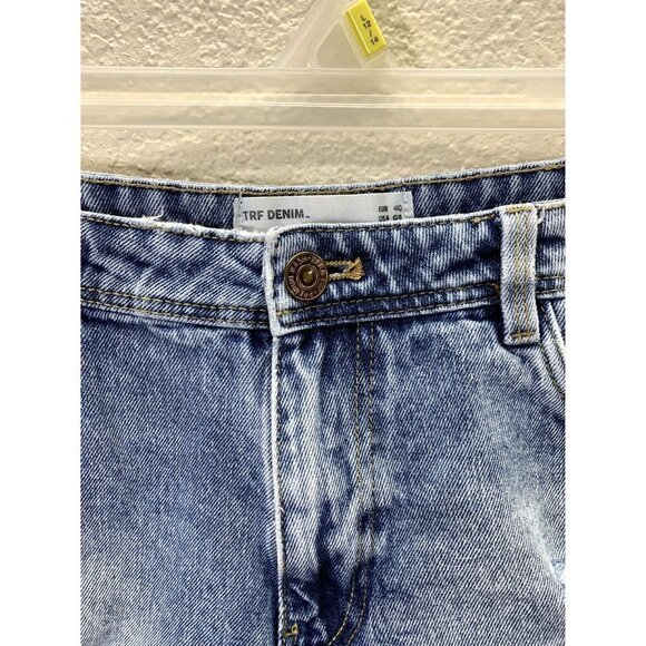 Zara  High-Rise Light Wash Distresses Denim Shorts 8 - Picture 4 of 6